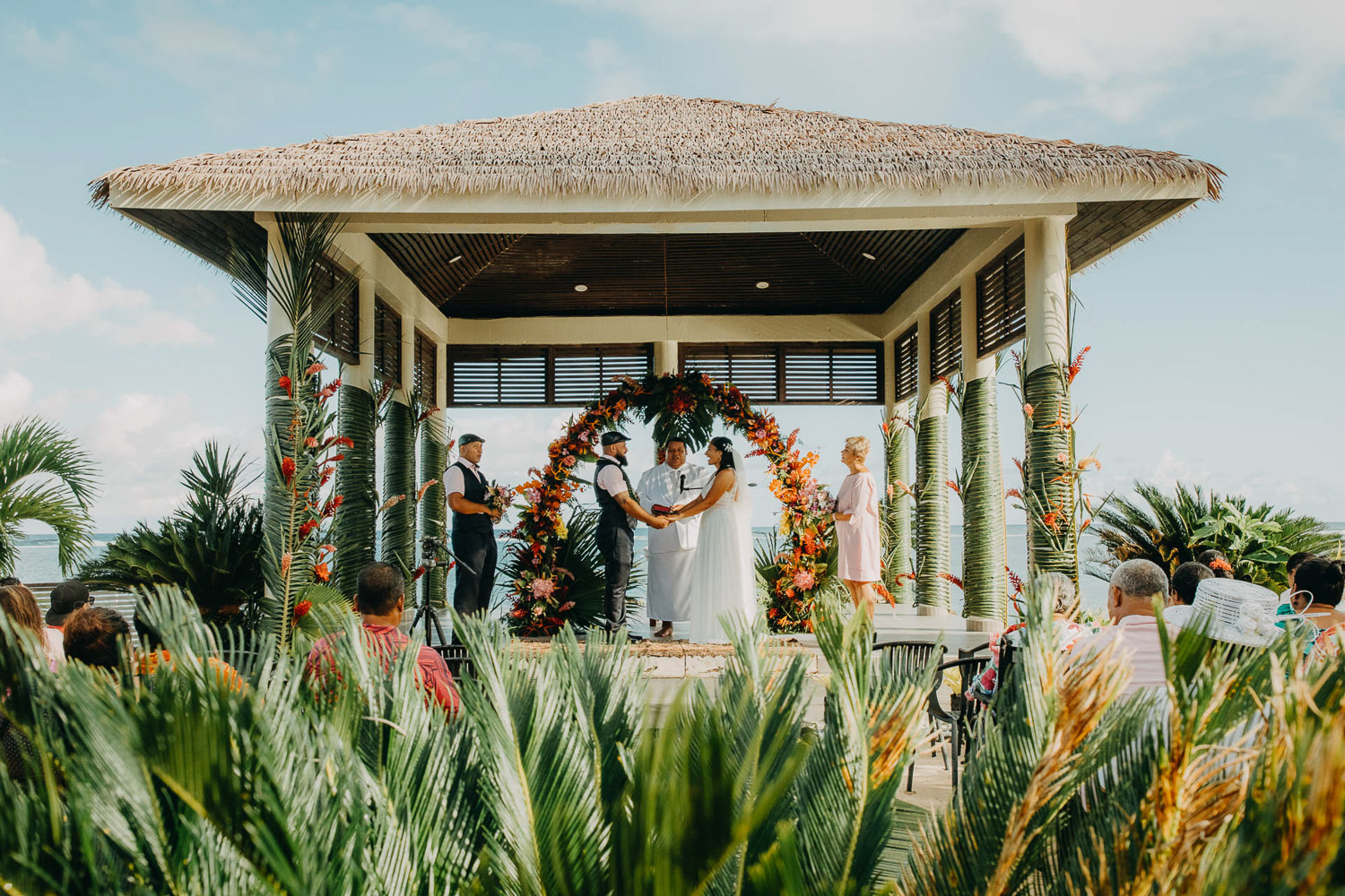 samoan-tropical-wedding-samoa-beach-resort-27